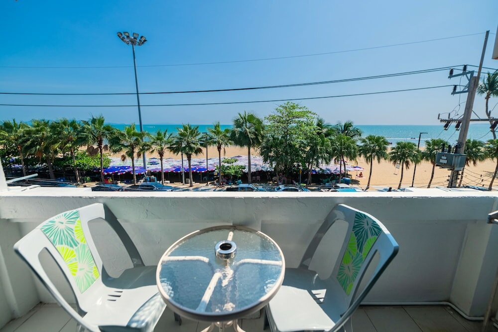 Фото Happy Jomtien - Beachfront