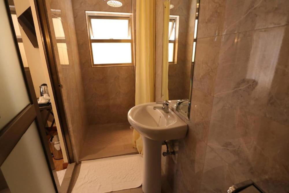 Фото Buraha Hotel Nakuru