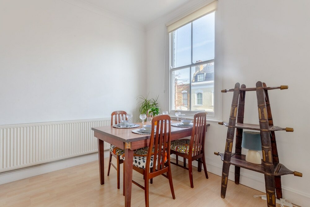 Фото Spacious 3 Bedroom Flat in Brixton