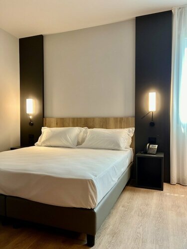 Гостиница Hotel Leonessa в Брешиа
