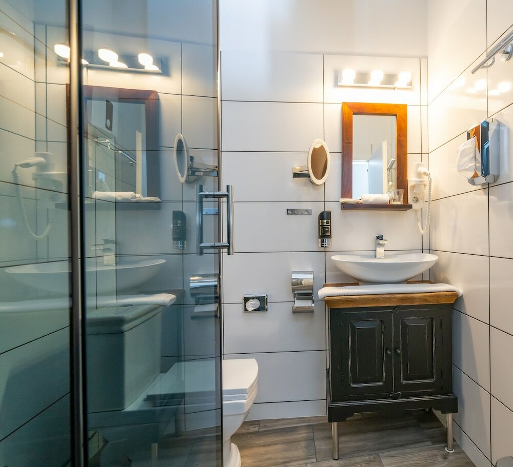 Фото Landgasthaus Kreuz Michelbach