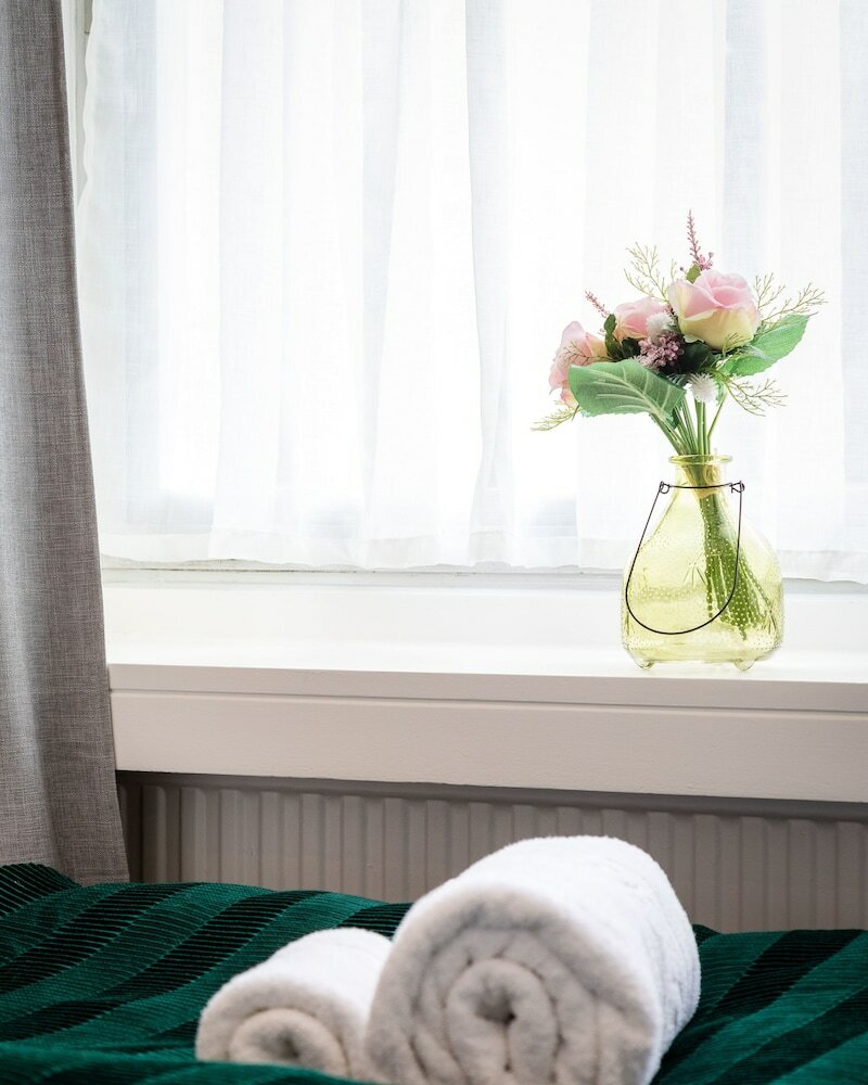 Фото The Oxford Street Retreat - Modern 3bdr in 2 Apartments