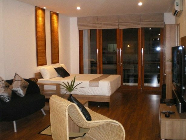 Фото 5ive Beach House Hotel