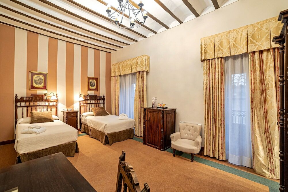 Фото Hotel Alvar Fañez