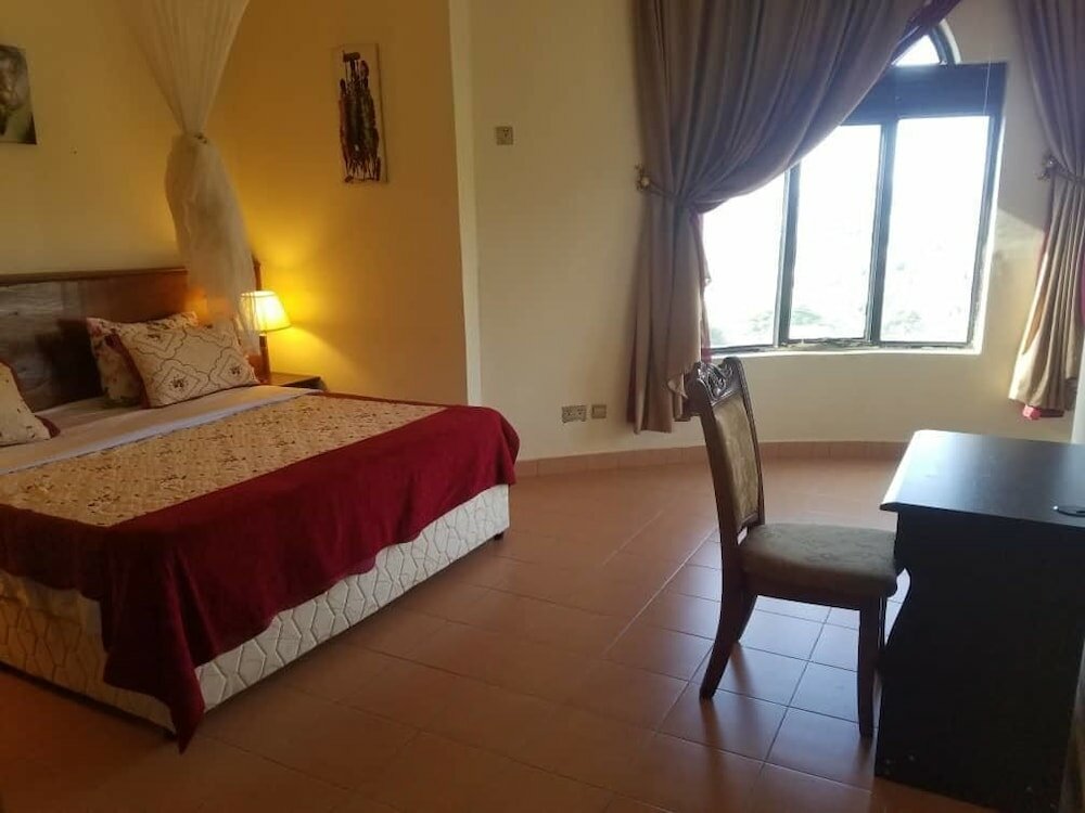 Фото Kingsmen Suites