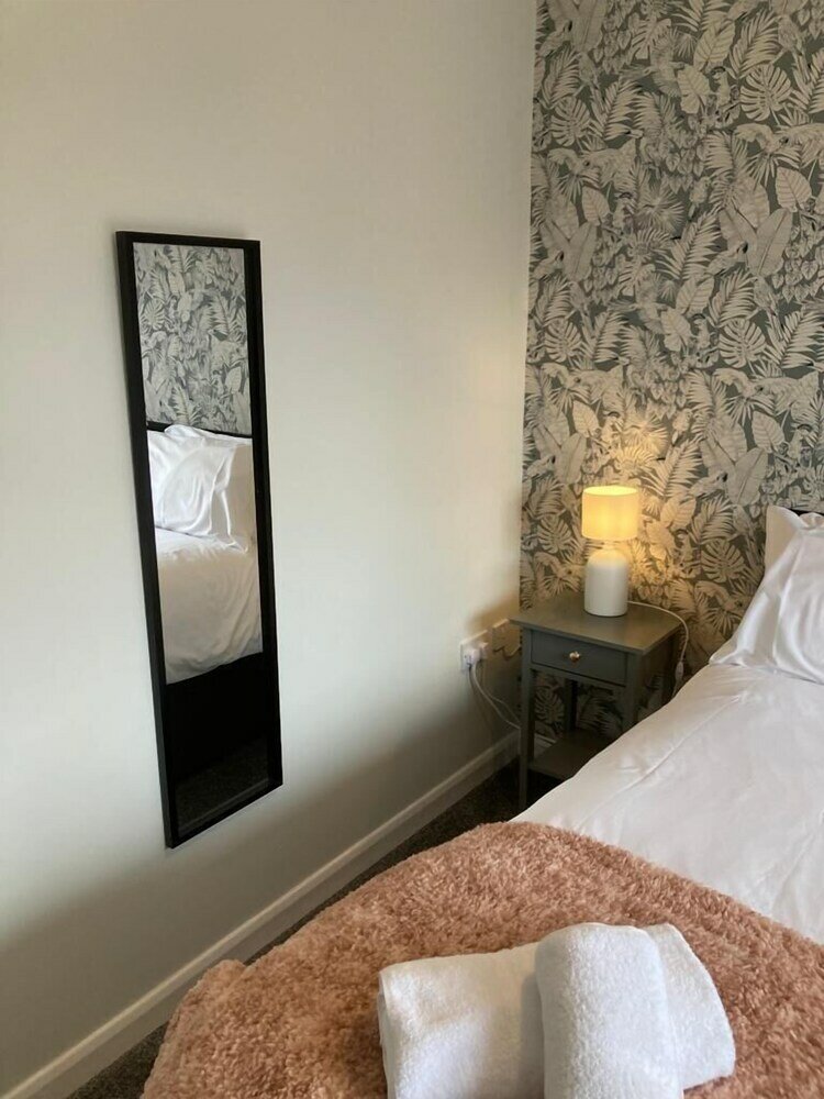 Фото Modern Cosy Home Sleeps 6 With Parking nr Preston