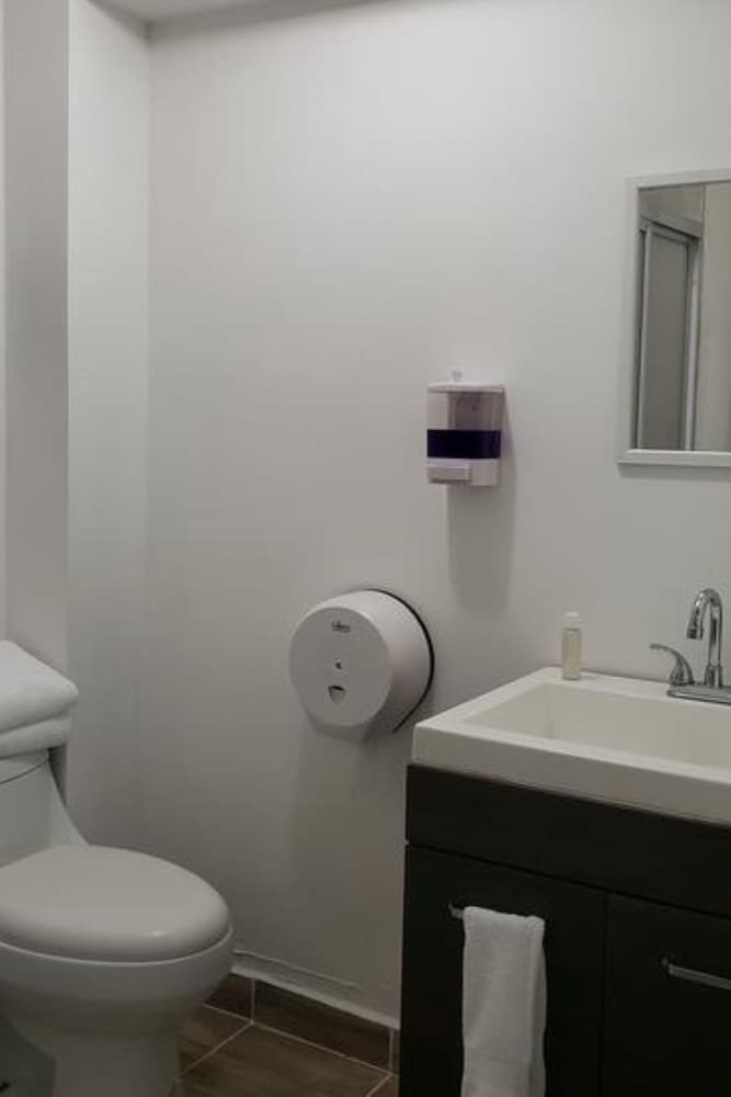 Фото Capital O Lowe Suites