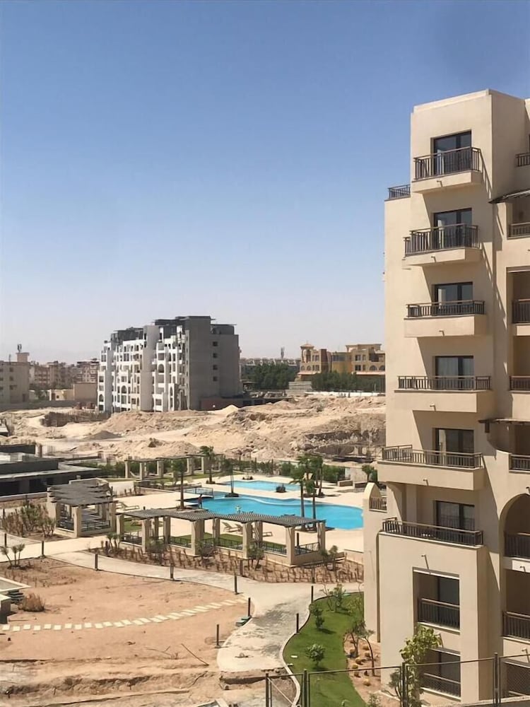Фото Stunning 3 Bedroom Apartment in the Heart of Al Dau