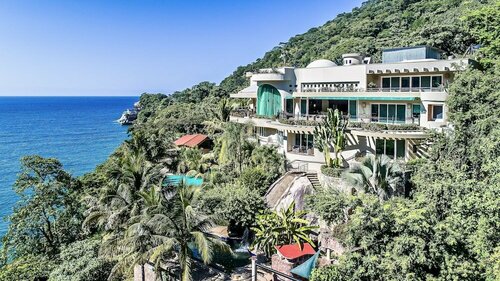 Гостиница Luxury Beach Frontage Villa For Rent