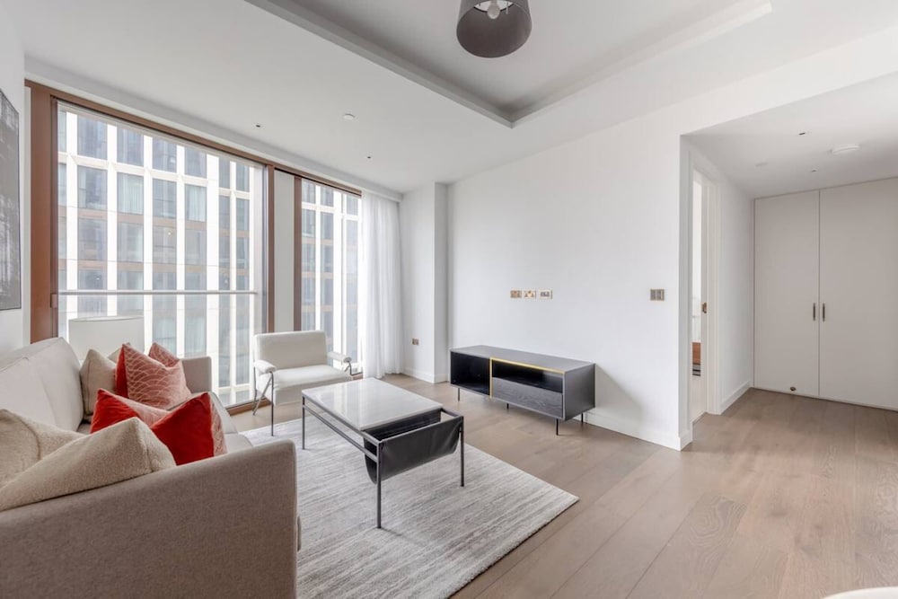 Фото Luxurious 1bd Flat by the River Thames Near Vauxhall