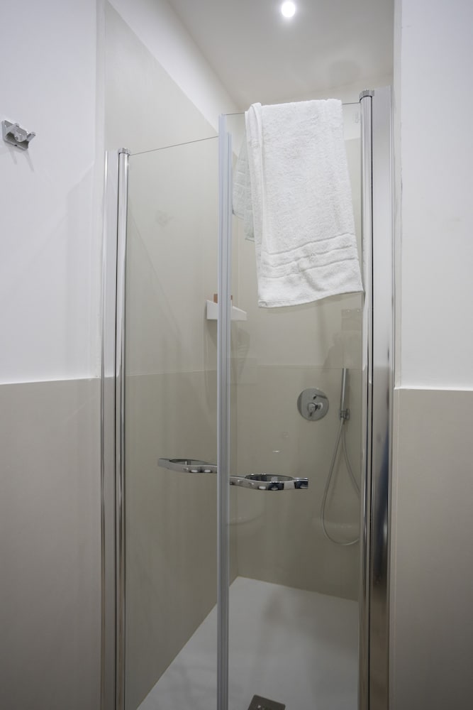 Фото Giuly Suites & Rooms