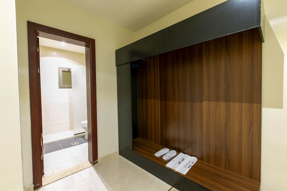 Фото Zara Suites Hotel