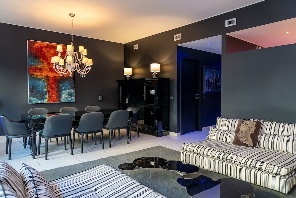 Фото The King Of Milan