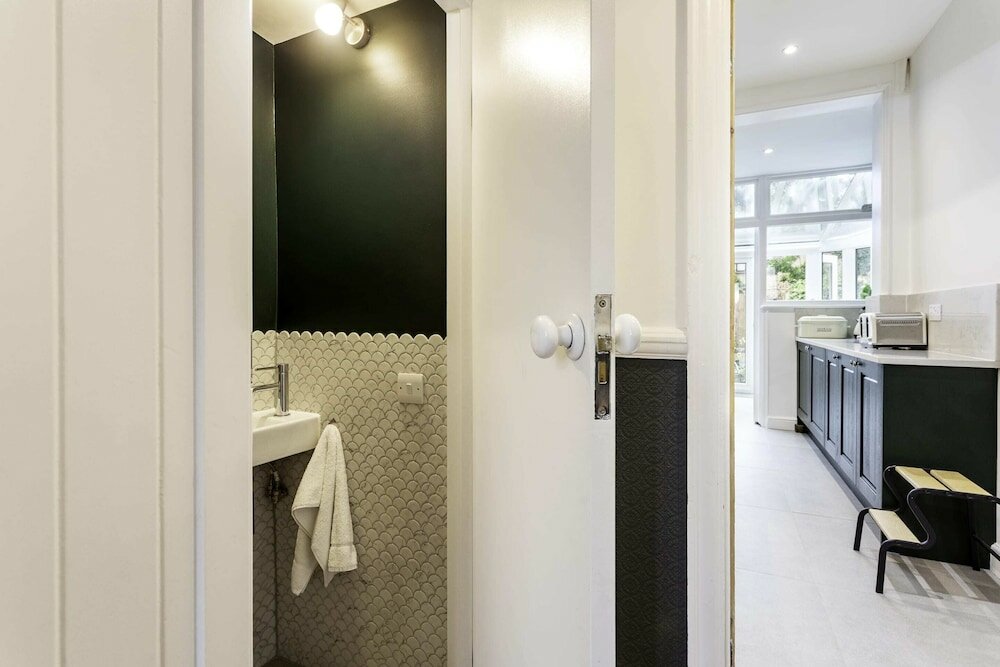 Фото Terraced Edwardian House-poets' Corner