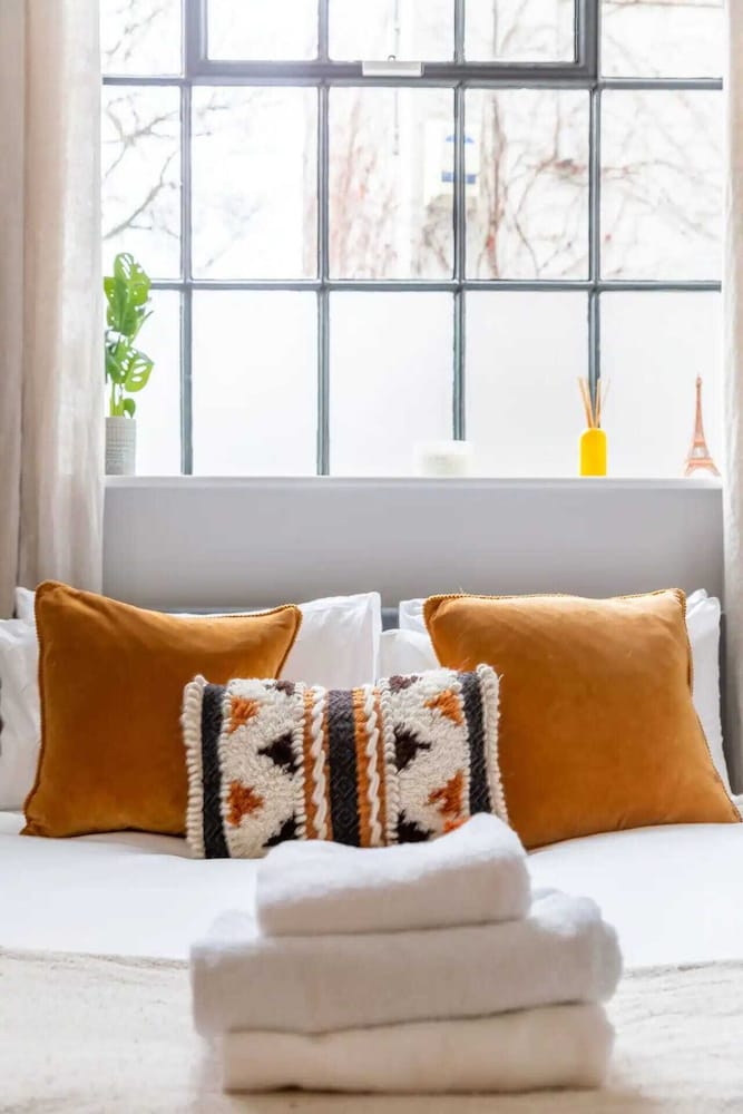 Фото Bright and Stylish 2 Bedroom Flat in Chiswick