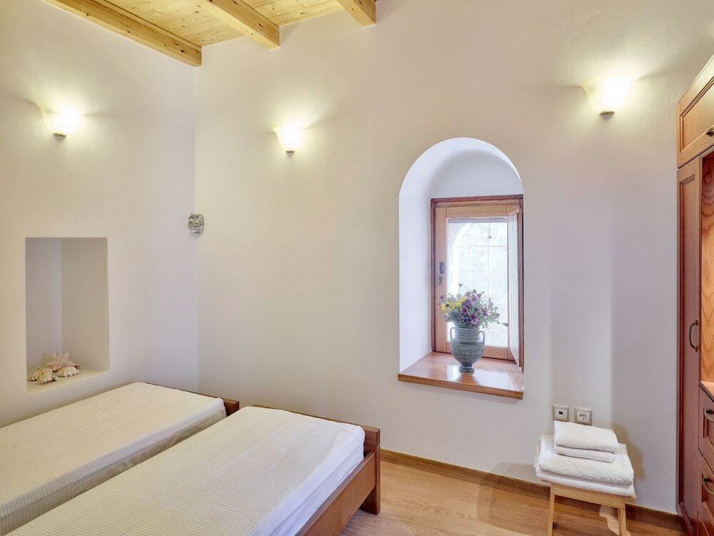 Фото Petreas Tower