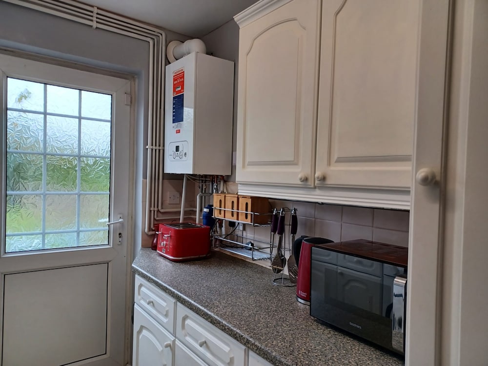 Фото Poynters House - Huku Kwetu Luton