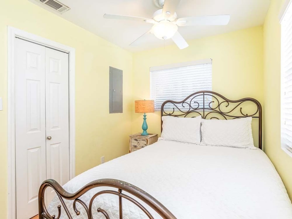 Фото Sisters in the Sand