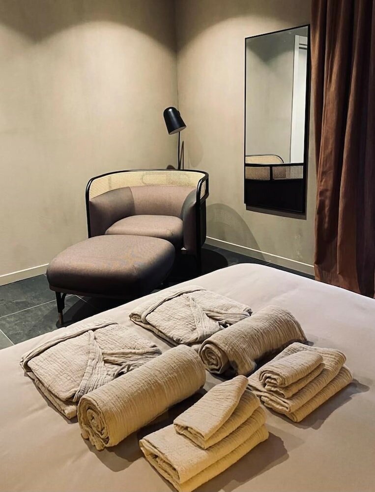 Фото The Sanctuary Urban Retreat