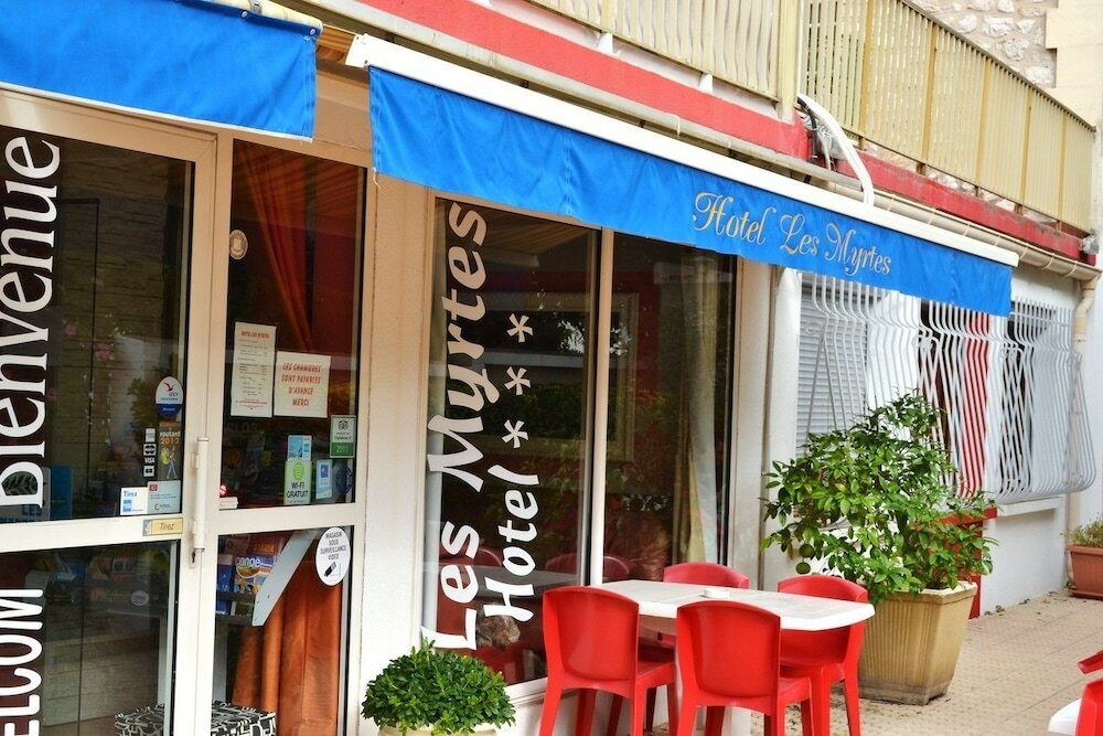 Фото Hôtel Les Myrtes