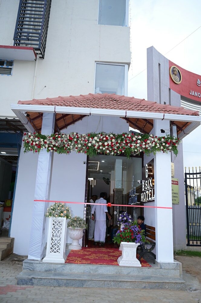 Фото B Six Hotel And Lodge