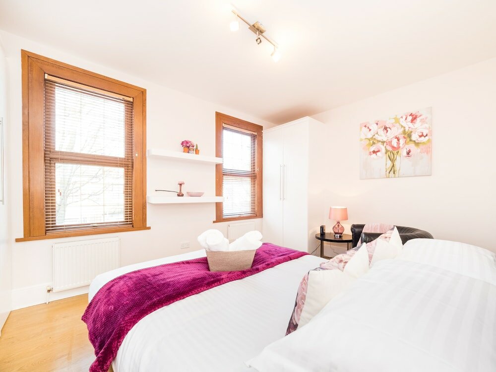 Фото Lt The Gate House