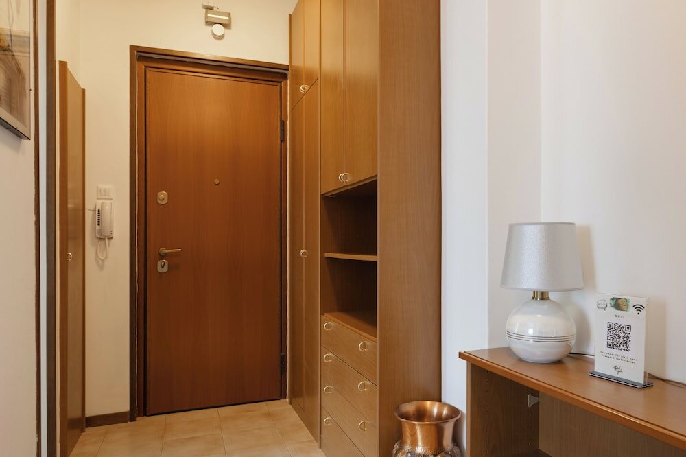 Фото The Black Swan