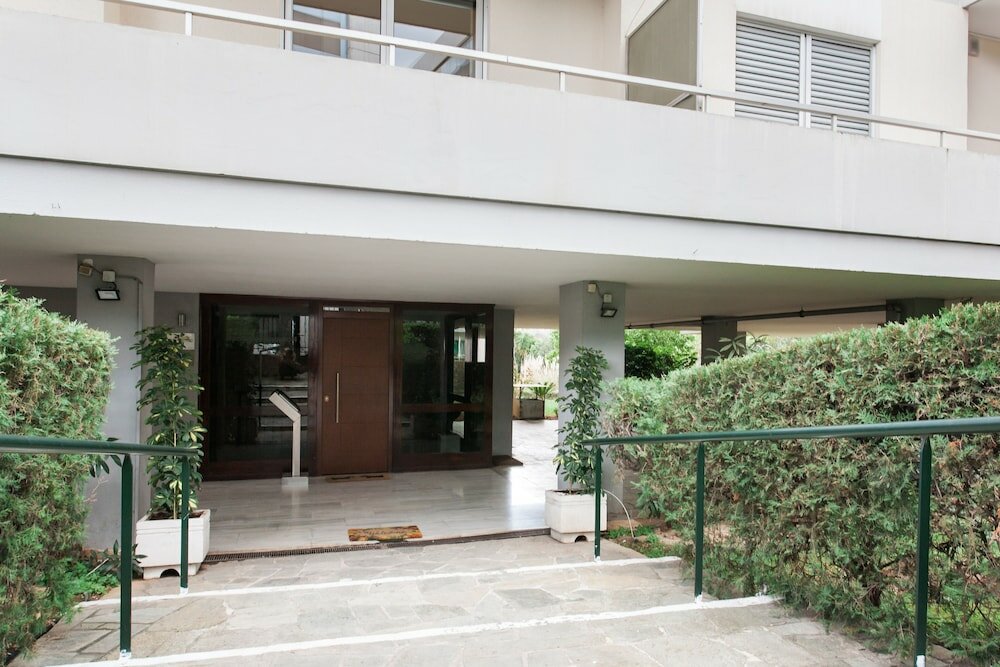 Фото Spacious & Airy 1 Bedroom Apartment near Helexpo