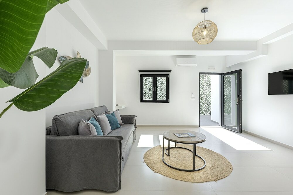 Фото Onyx Hotel & Suites