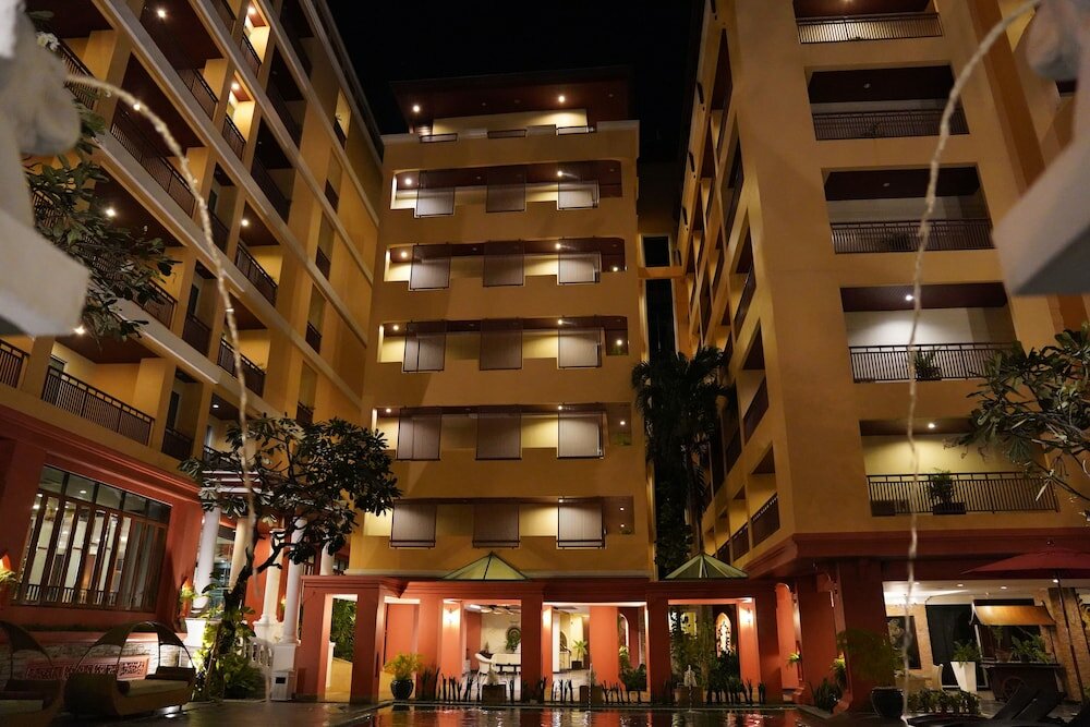 Фото Chateau EN Ville Pattaya