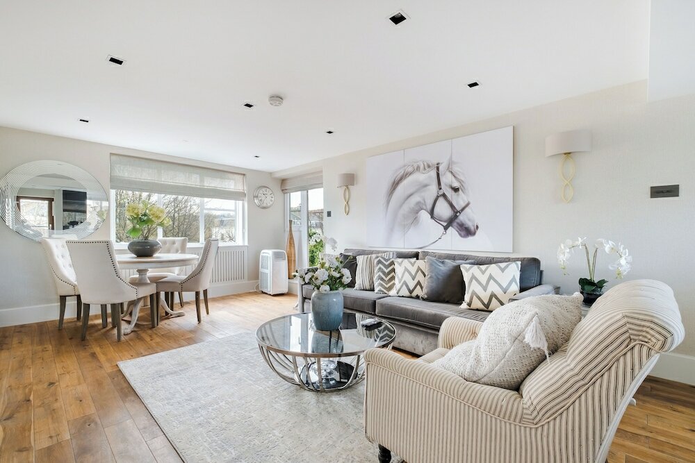 Фото Luxury 3 Bedrooms Flat in Central London