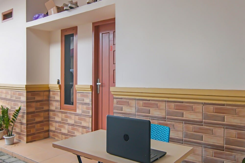 Фото Spot On 92093 Feri Homestay