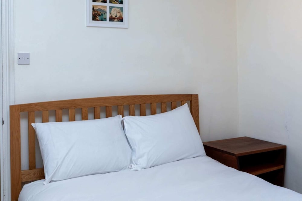 Фото Spacious 1bd Flat w Garden - Hammersmith!