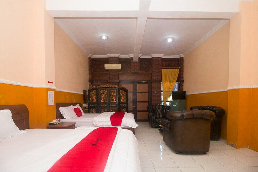 Фото RedDoorz Syariah near Keraton Sumenep