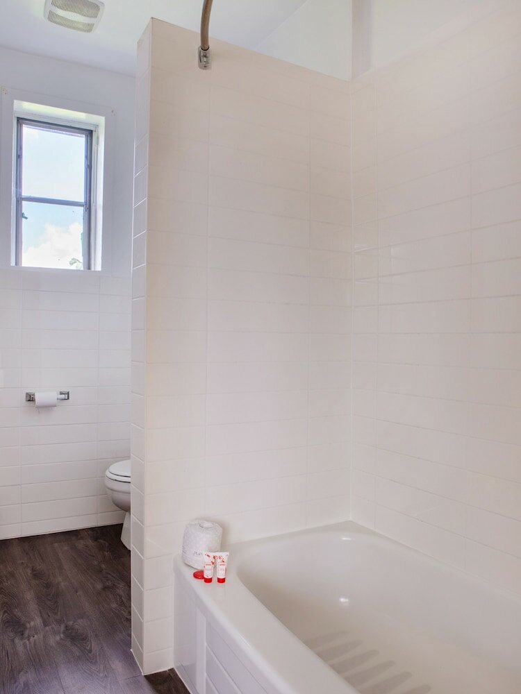 Фото Hotel Richmond Hill On North