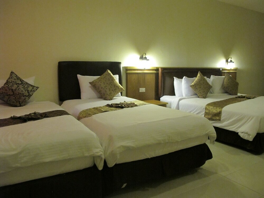 Фото Oyo Baan Tong Tong Pattaya Resort