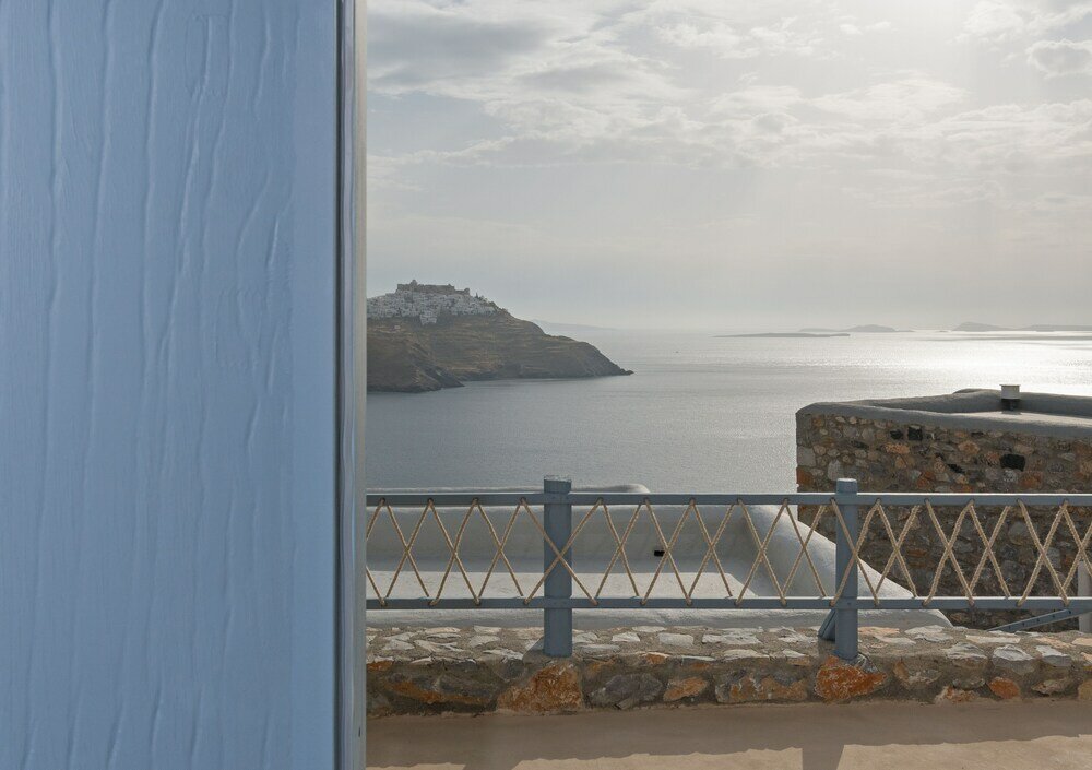 Фото Nisides Suites