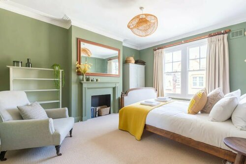 Гостиница Luxuriously Designed 3 Bedroom Apartment in Clapham в Лондоне