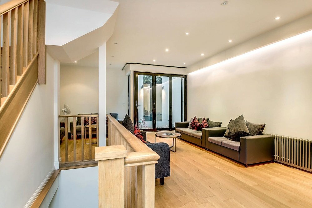 Фото Pont Street Mews Townhouse