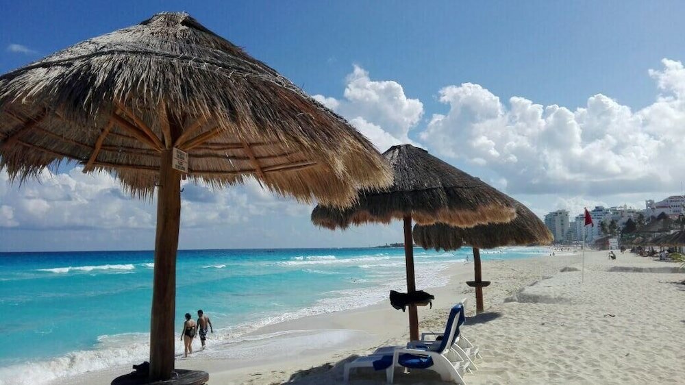 Фото Solymar Cancun Condos