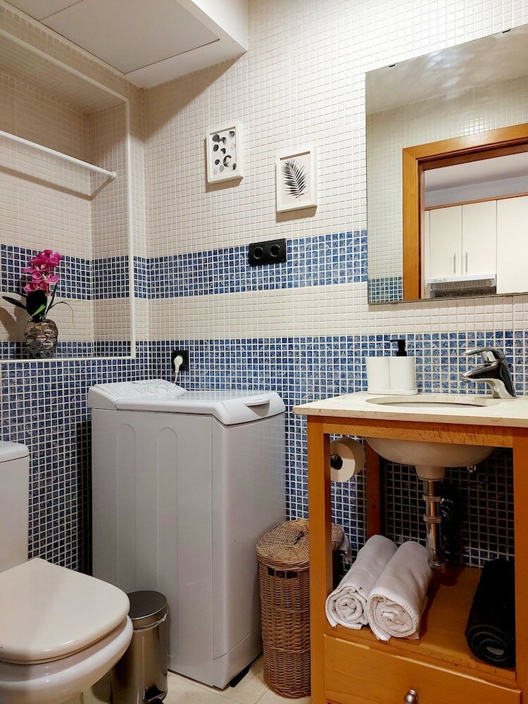 Фото Holidays2Malaga City Center Apartments