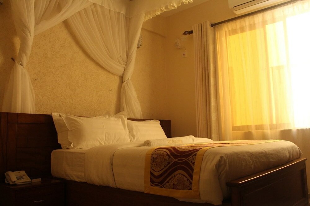 Фото Prinias Hotel