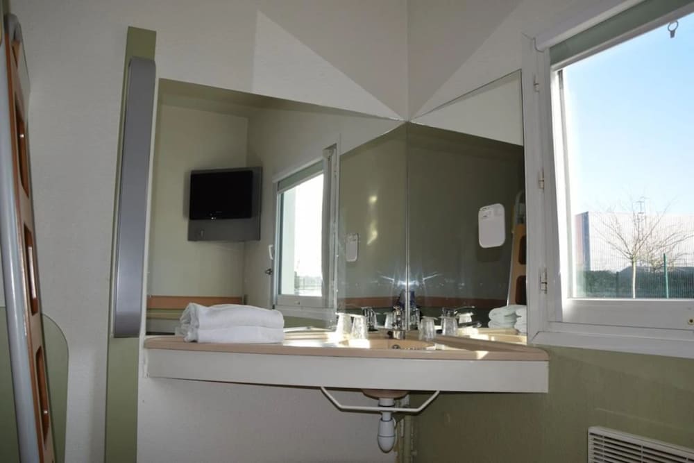 Фото Ibis Budget Villeneuve Le Roi