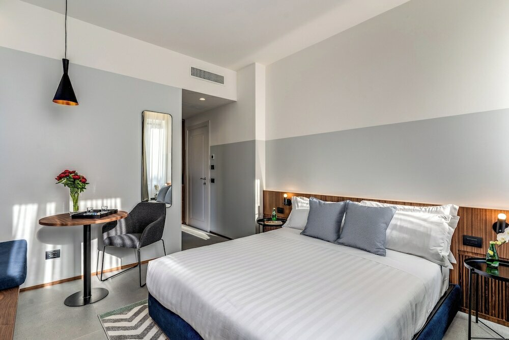 Фото Sospeso Boutique Hotel