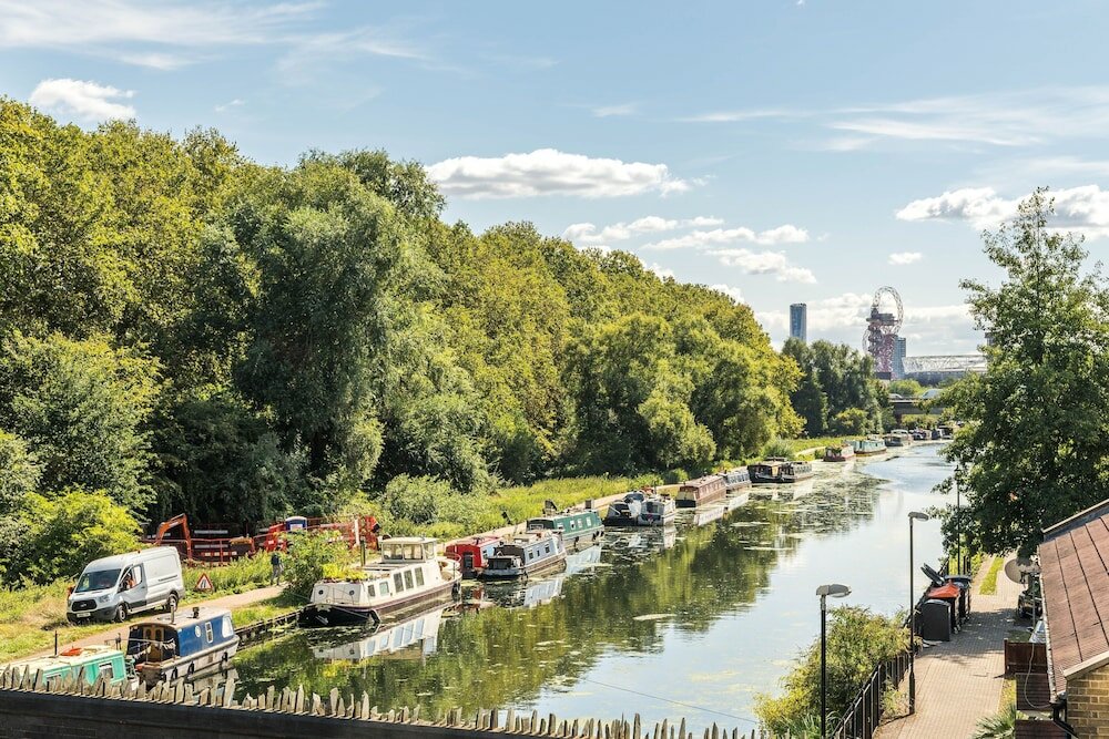 Фото 2 Bedroom Apartment on Homerton Road