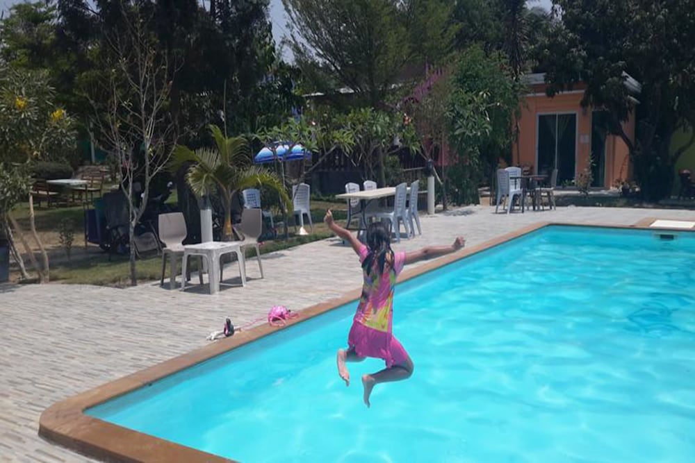 Фото Sports Bar & Resort