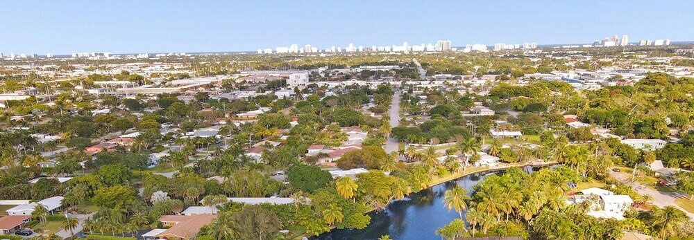 Фото Stunning Waterfront 3br with Heated Pool