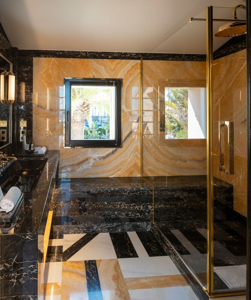 Фото Hôtel Le Yaca Saint-Tropez