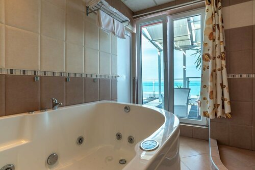 Гостиница Family Hotel Sunday в Китене