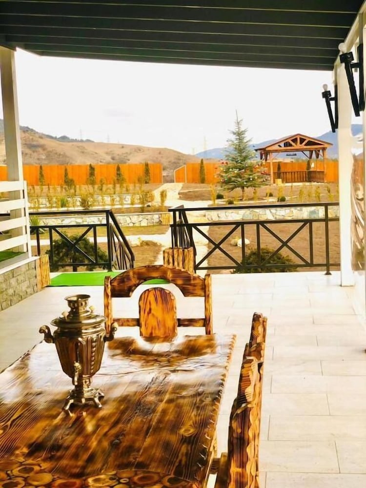 Фото Cottage Chalet and Tours